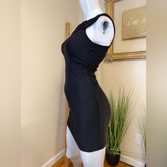 TopShop Black Bandage Short Sleeve Bodycon Mini Dress Size 2 EUC - Picture 4 of 6